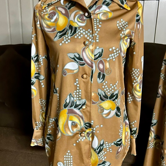 Neiman Marcus (Leslie J) •Medium • Brown/Yellow •Floral • 3 Piece •Blouse/Pants - Picture 7 of 16